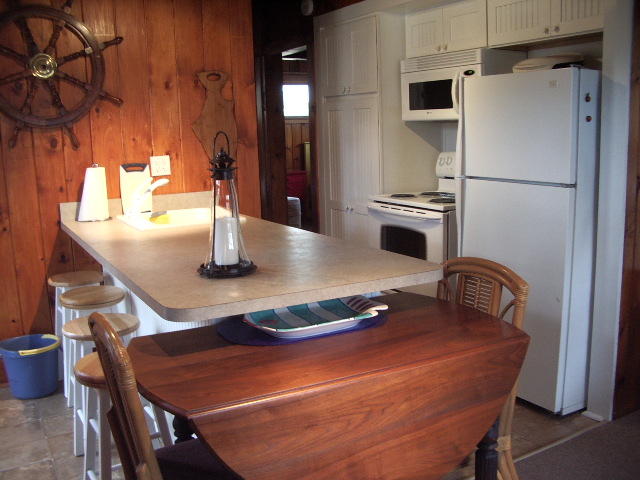sbkitchen1.JPG - 141516 Bytes